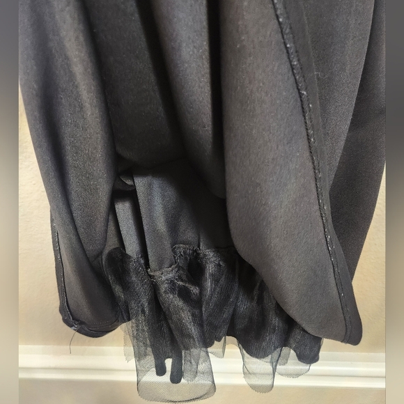 Juniors semiformal gown size 9 - Picture 4 of 8